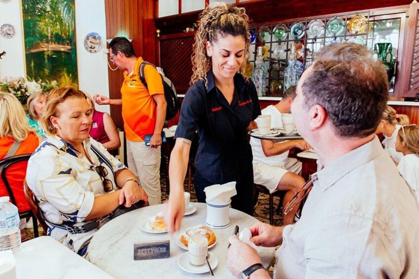 Food Tasting Walking Tour in Palma with a Local 4