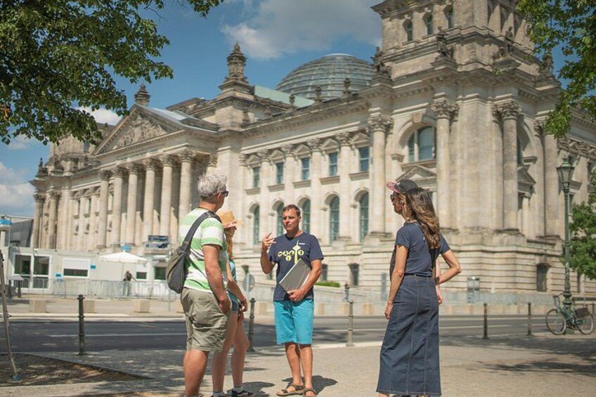 In front of the Reichstag 2