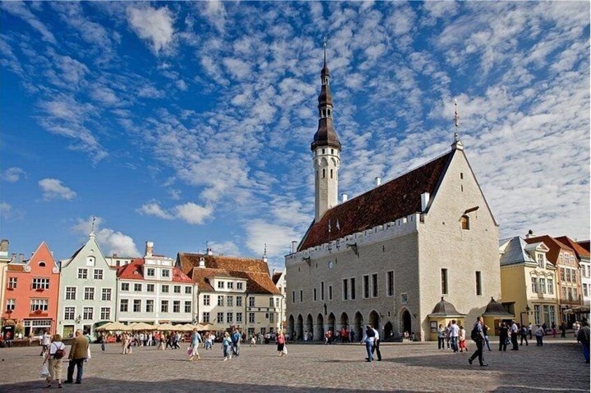 Tallinn Sightseeing Tour by Coach and Foot 4