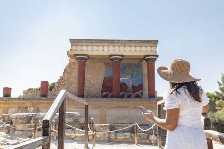 E-Ticket & Audio Tour for Knossos Palace: Unlock Minoan Majesty 2