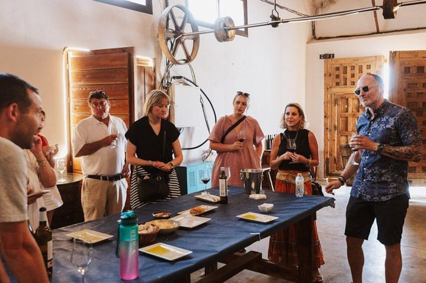 Madrid Countryside Wineries Guided Tour with Wine Tasting 5
