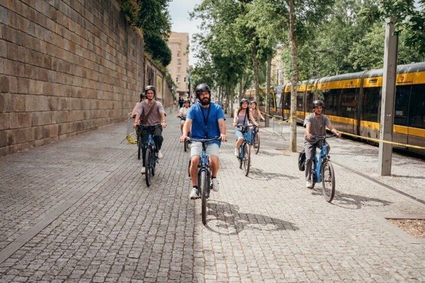 3 Hour Porto Highlights on a Electric Bike Guided Tour 5