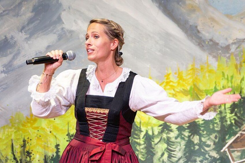 Tyrolean Folk Show Ticket in Innsbruck 1