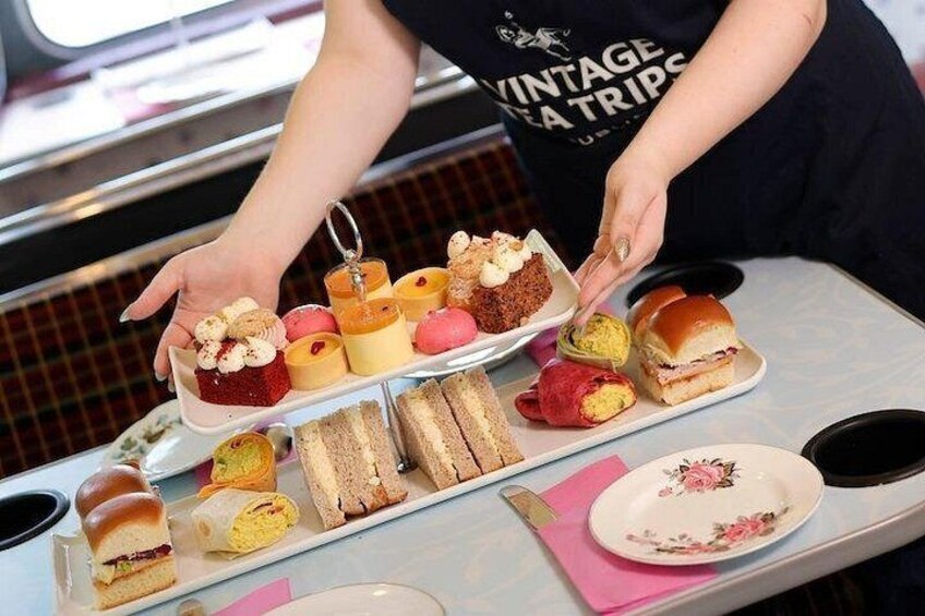 Afternoon Tea Bus Tour in Dublin 3