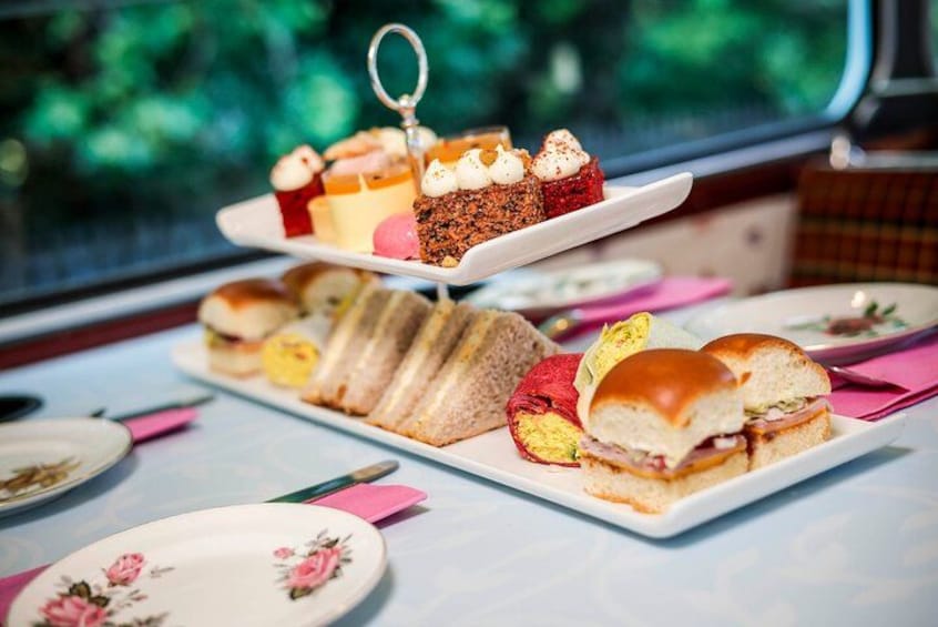 Afternoon Tea Bus Tour in Dublin 5