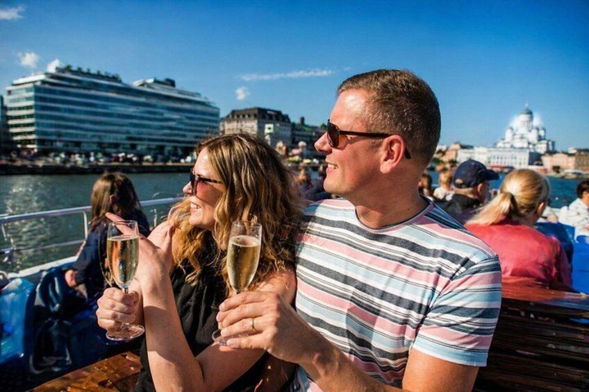 Money Saver: Hop-On Hop-Off Bus and Sightseeing Boat Tour 2