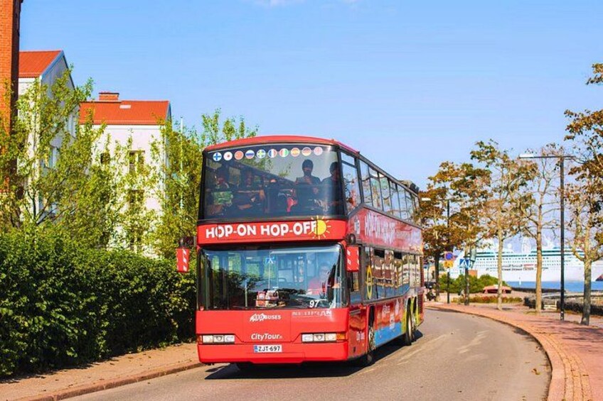 Money Saver: Hop-On Hop-Off Bus and Sightseeing Boat Tour 4