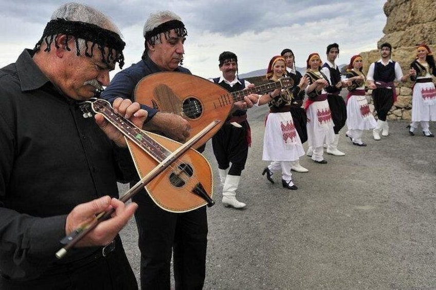 Cretan Night - Live Music and Dance 3