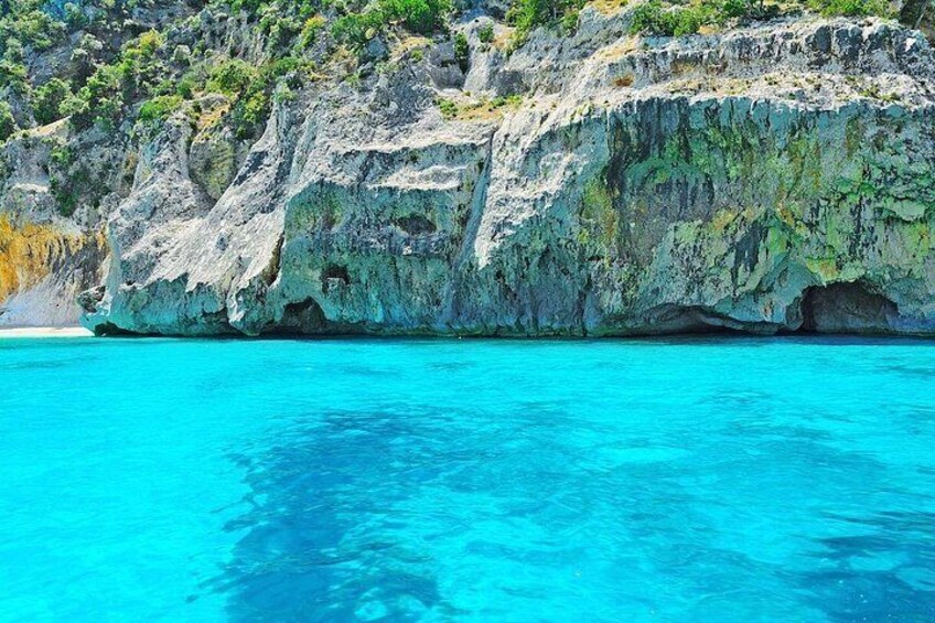 Swim in the turquoise waters of Marina Piccola 4