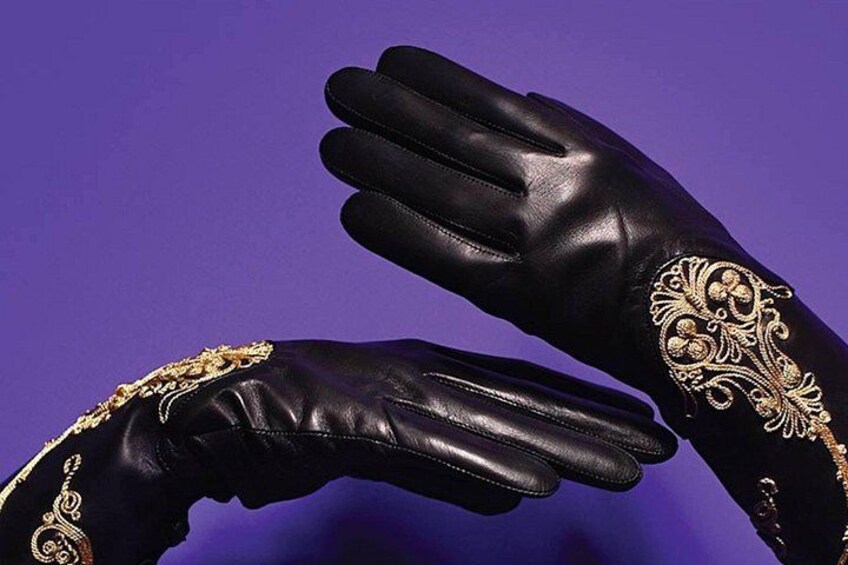 Leather gloves by Evica. Kate Middleton has a pair. Now it's your turn to be a princess! 5