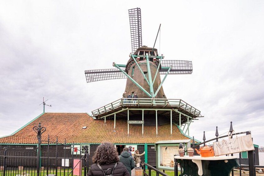 Giethoorn, Zaanse Schans Windmills Guided Day Trip from Amsterdam 2