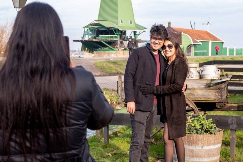 Giethoorn, Zaanse Schans Windmills Guided Day Trip from Amsterdam 3