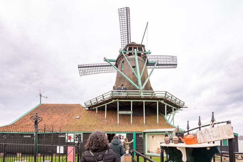 Giethoorn, Zaanse Schans Windmills Guided Day Trip from Amsterdam 2