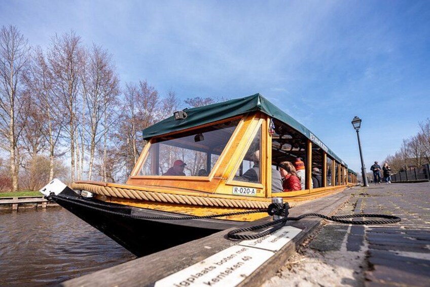 Giethoorn Guided Day Trip from Amsterdam 3