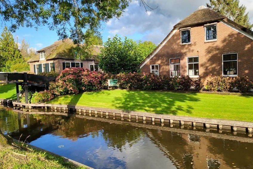 Giethoorn Guided Day Trip from Amsterdam 2