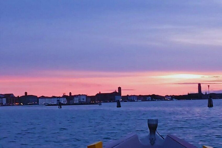 Venice Sunset by Typical Venetian Boat with Prosecco 4