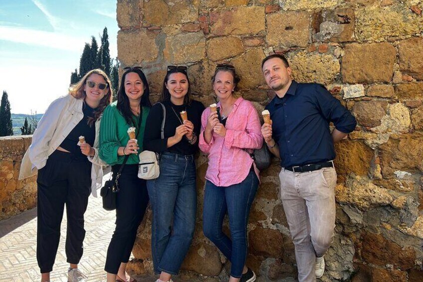 Gelato to finish the day in Pienza in our Montepulciano tour 