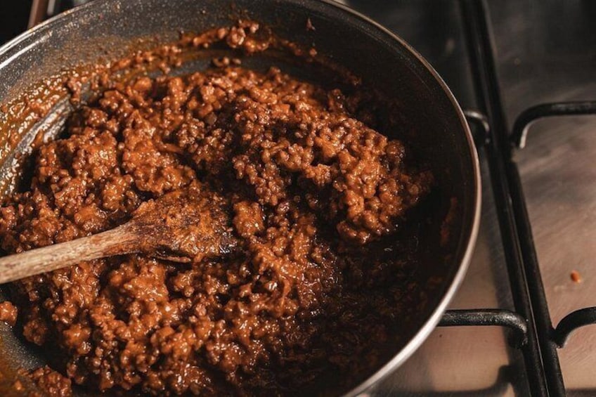 Prepare the traditional tuscan sauces for pasta 2