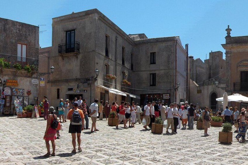 Erice: main square 5