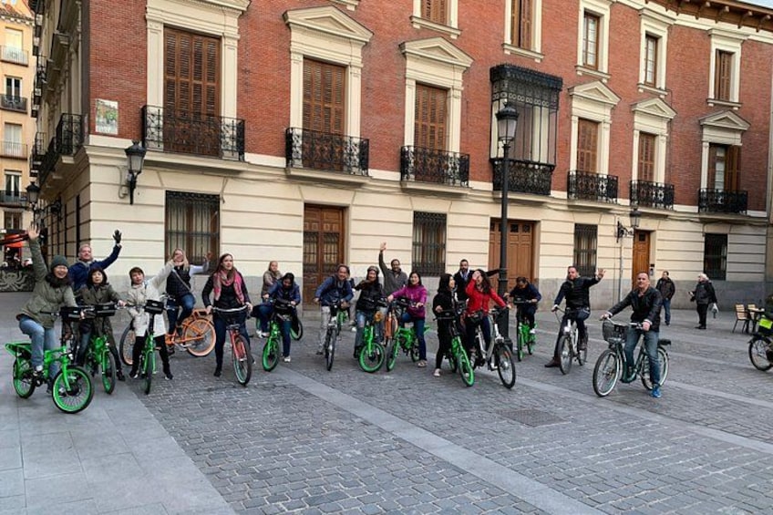 Madrid Fun and Sightseeing Bike Tour 3
