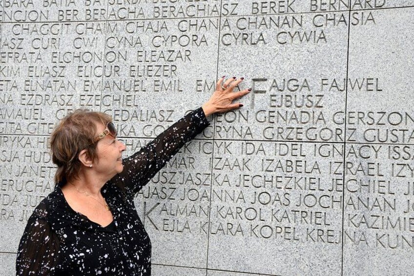 Private Tour: Warsaw's Jewish Heritage by Retro Fiat 3