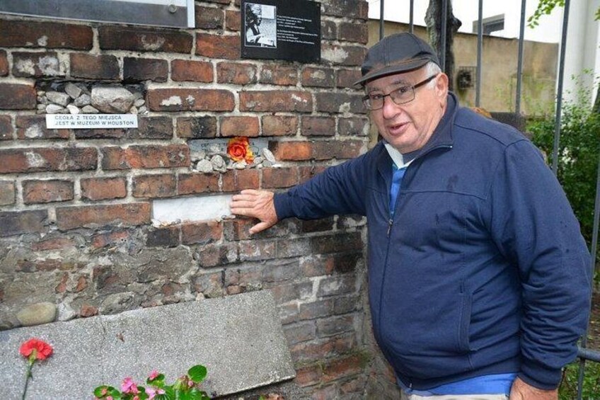 Private Tour: Warsaw's Jewish Heritage by Retro Fiat 4