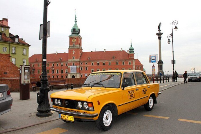 Private Historical Tour of Warsaw by a Retro Fiat with Pickup 2