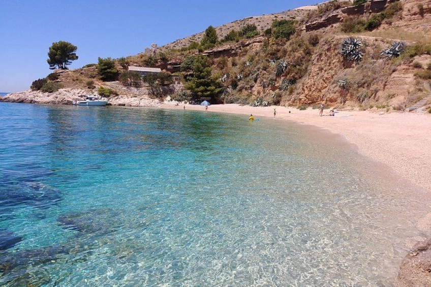 Sandy Robinson beach - Brac island. 3