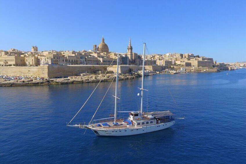 Hera Round Malta & Comino Blue Lagoon 2021