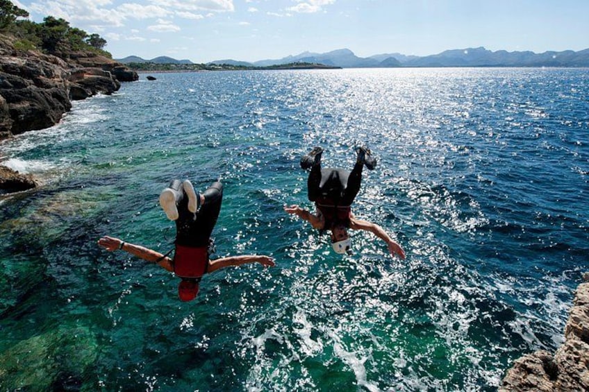Small-Group Cliff Jumping Experience in Mallorca 2