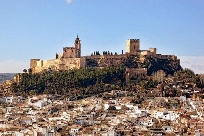 Skip the Line: Fortaleza de la Mota Admission Ticket 1