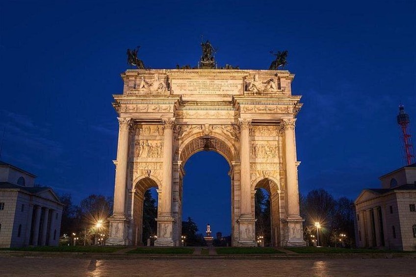 MILAN PRIVATE WALKING TOUR BY NIGHT: AMAZING MILAN - 2 h 3