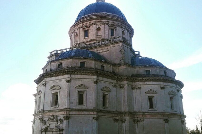 Private tour of Todi with a local guide 3