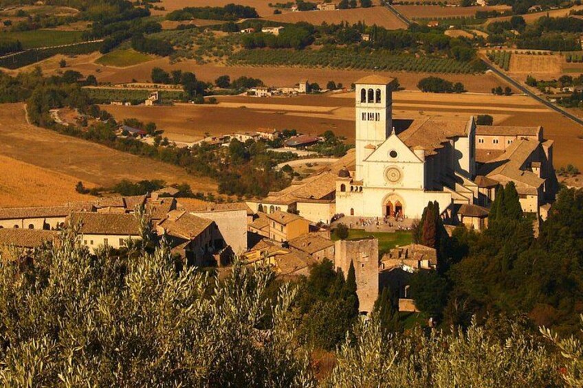Small Group Tour of Assisi and St. Francis Basilica 3