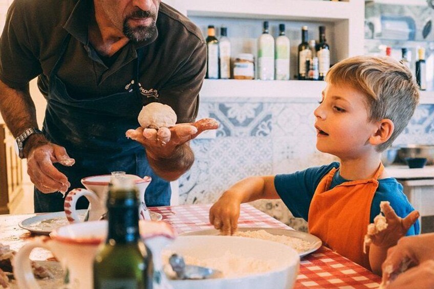 Toss, Bake, Cheers! - Sorrento Pizza Making Class with Wine 2