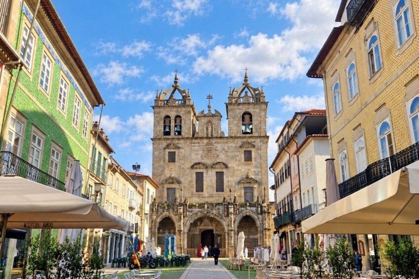 From Porto: Braga & Guimarães Full-Day Tour with Lunch 2