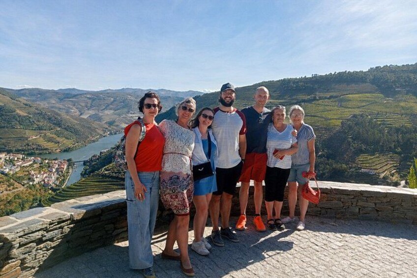 Douro Valley Small-Group Wine Tour: 2 Wineries, Cruise & Lunch 4