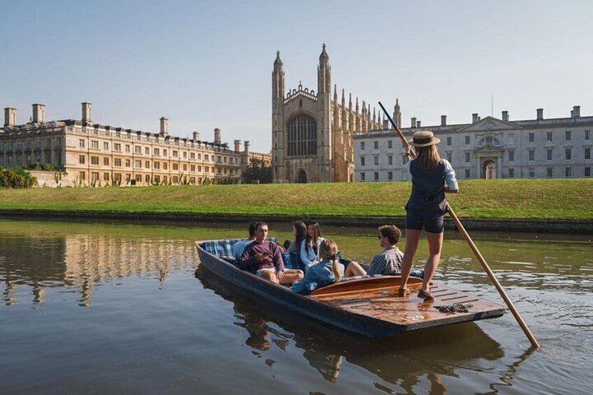 Punting Tour in Cambridge 3