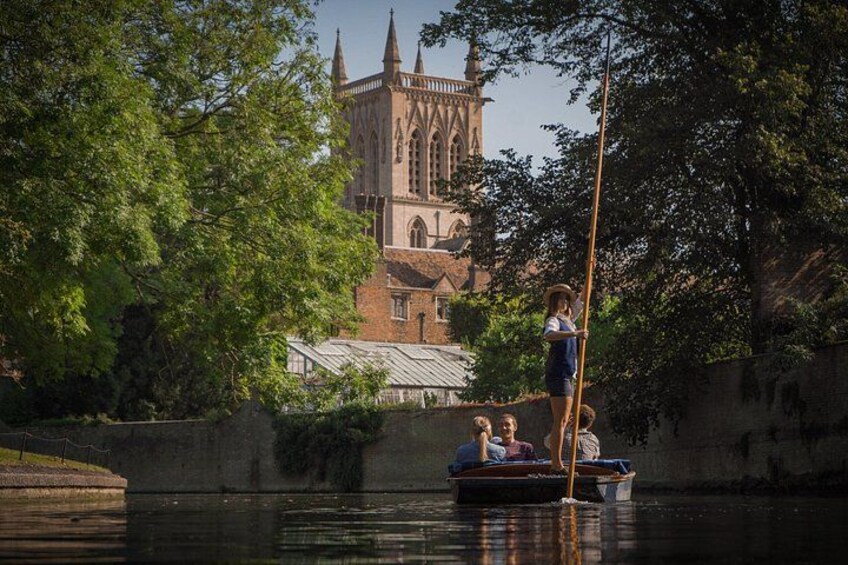 Punting Tour in Cambridge 4