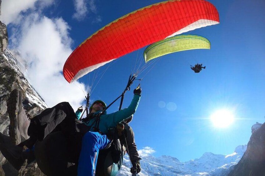Take to the skies with your friends! It’s the best way to see the Jungfrau region 1