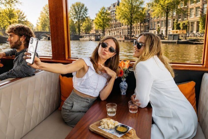 Amsterdam Classic Saloon Boat Cruise with Drinks and Cheese 2