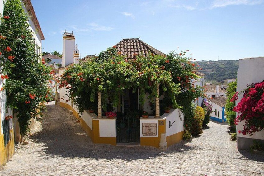 Obidos it’s also about animated festivals, bookstores, small museums, chocolate and ginjinha 3