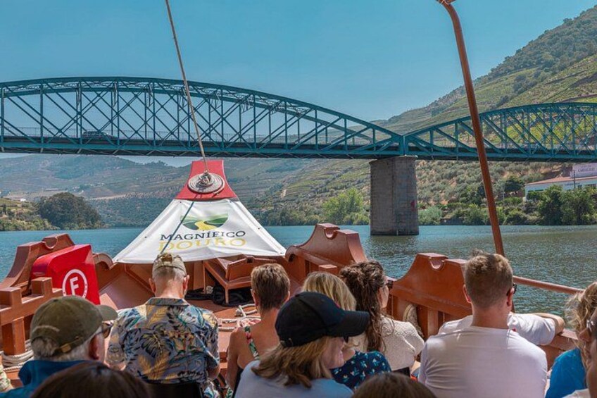 Complete Douro Valley Wine Tour with Lunch, Wine Tastings and River Cruise 2