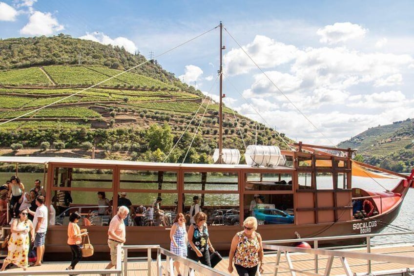 Traditional Moliceiro Boat Ride 2