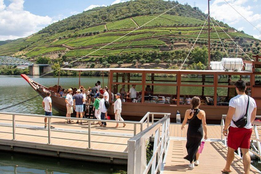 Douro Valley: Historical Sites, Wine Experience, Lunch & Cruise 2