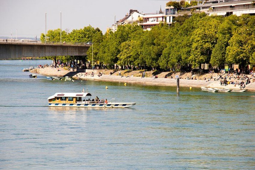 1 Hour express walk of Basel with a Local 3