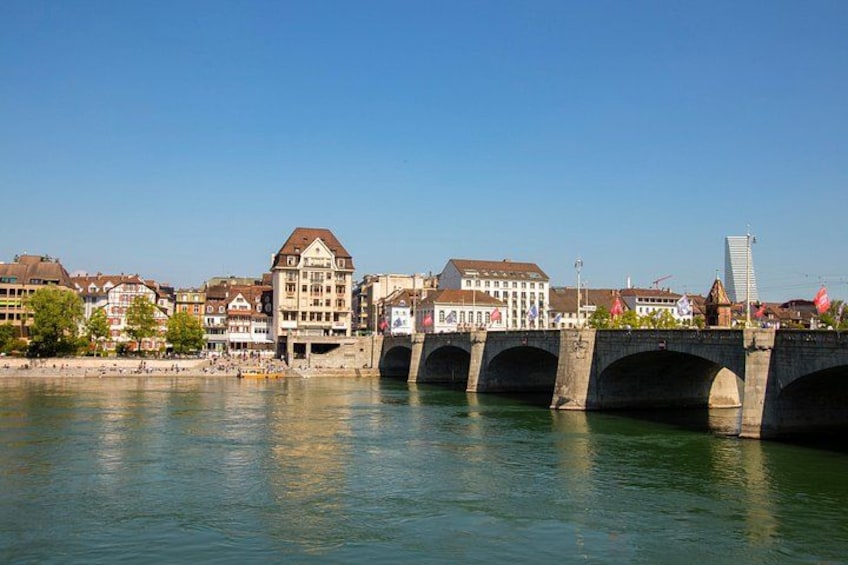 1 Hour express walk of Basel with a Local 4