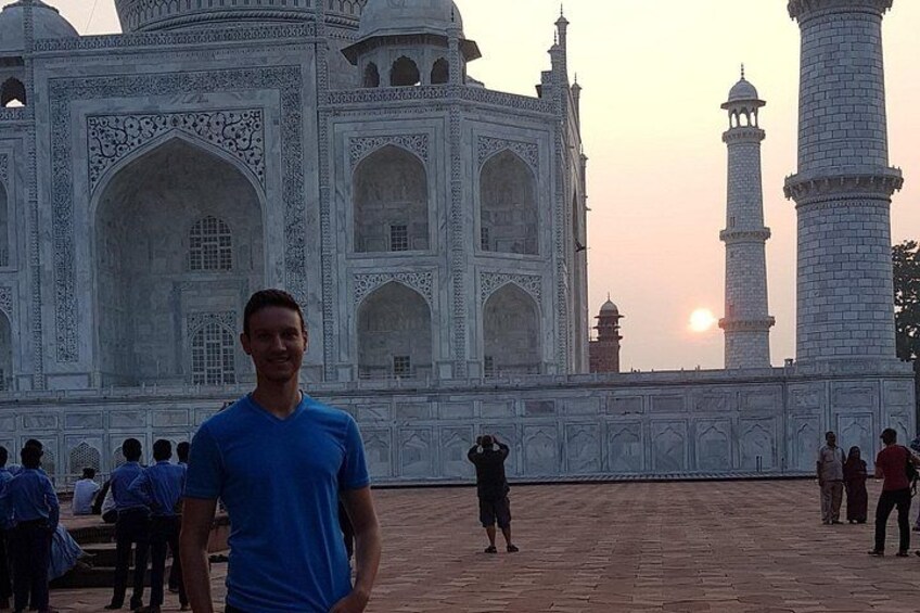 All Inclusive Day Trip to Taj Mahal, Agra Fort and Baby Taj from Delhi by Car 2
