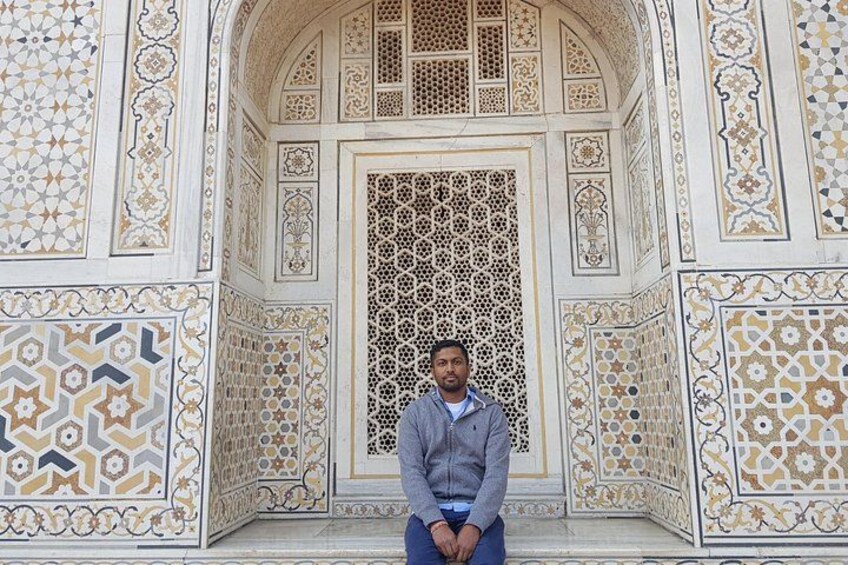 All Inclusive Day Trip to Taj Mahal, Agra Fort and Baby Taj from Delhi by Car 4