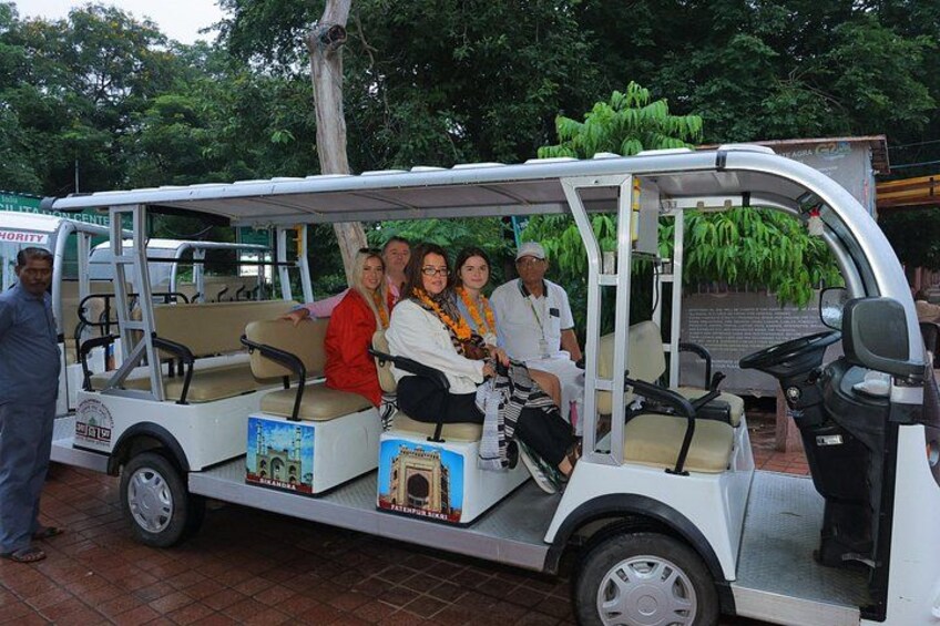 All Inclusive Day Trip to Taj Mahal, Agra Fort and Baby Taj from Delhi by Car 2